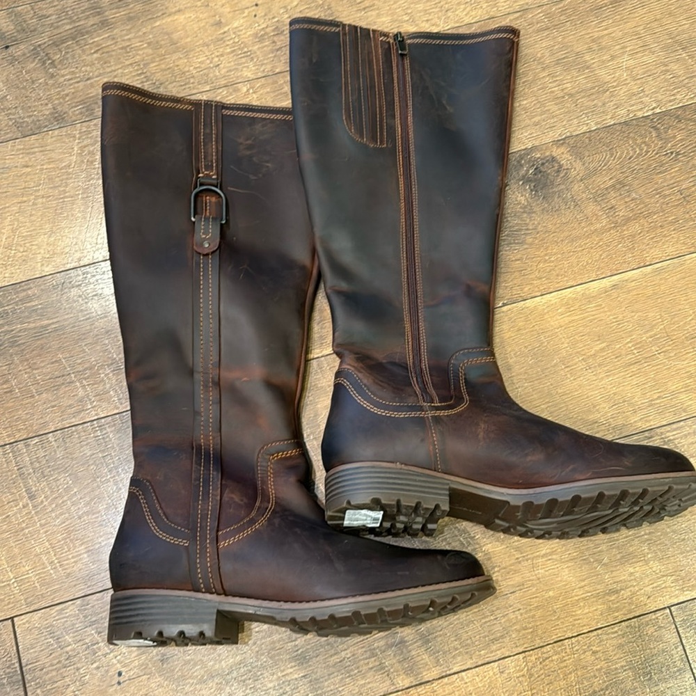 NWOT Women’s Clarks Aspra Hi Boot – British Tan Size 10